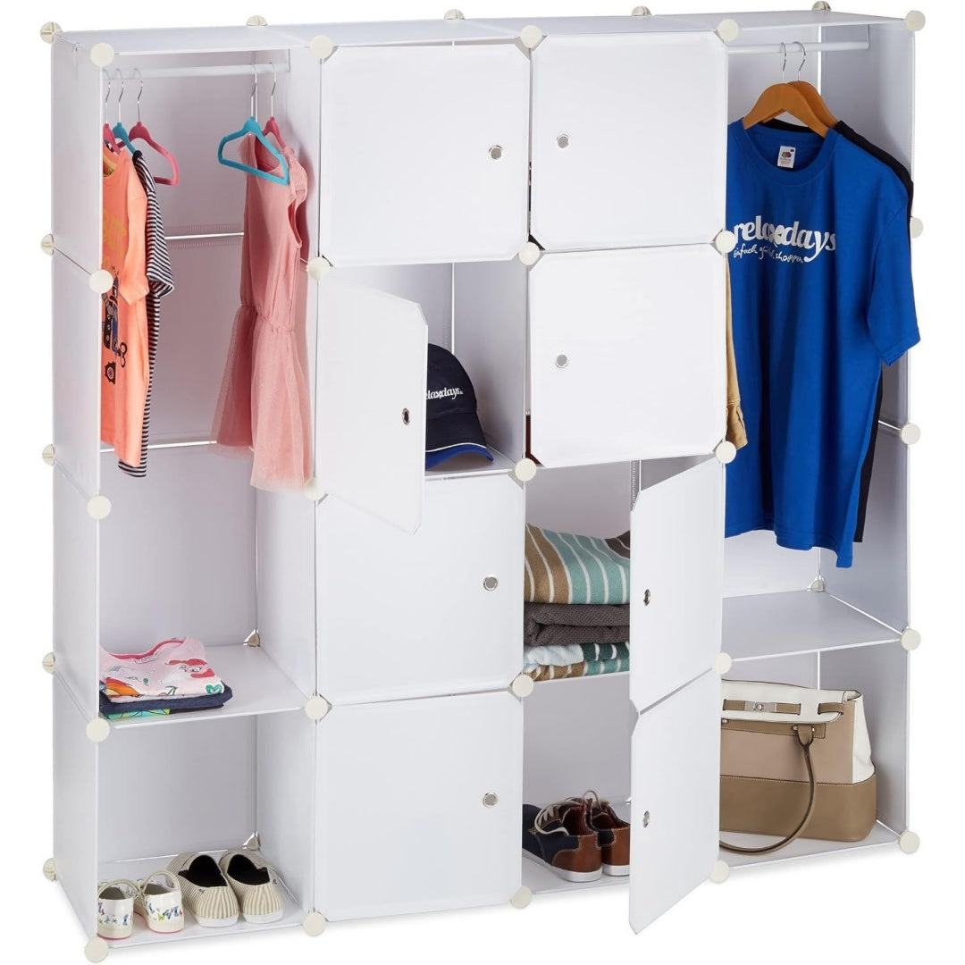 Armoire piece maitresse contemporaine gris clair